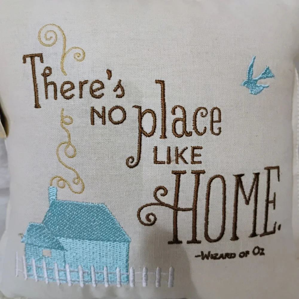 Vtg Hallmark Wizard of Oz No Place Like Home Embroidered 9x9 Accent Pillow Tag N